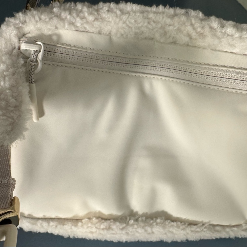 NWT Lululemon Everywhere Belt Bag Large 2L Fleece - Picture 3 of 7